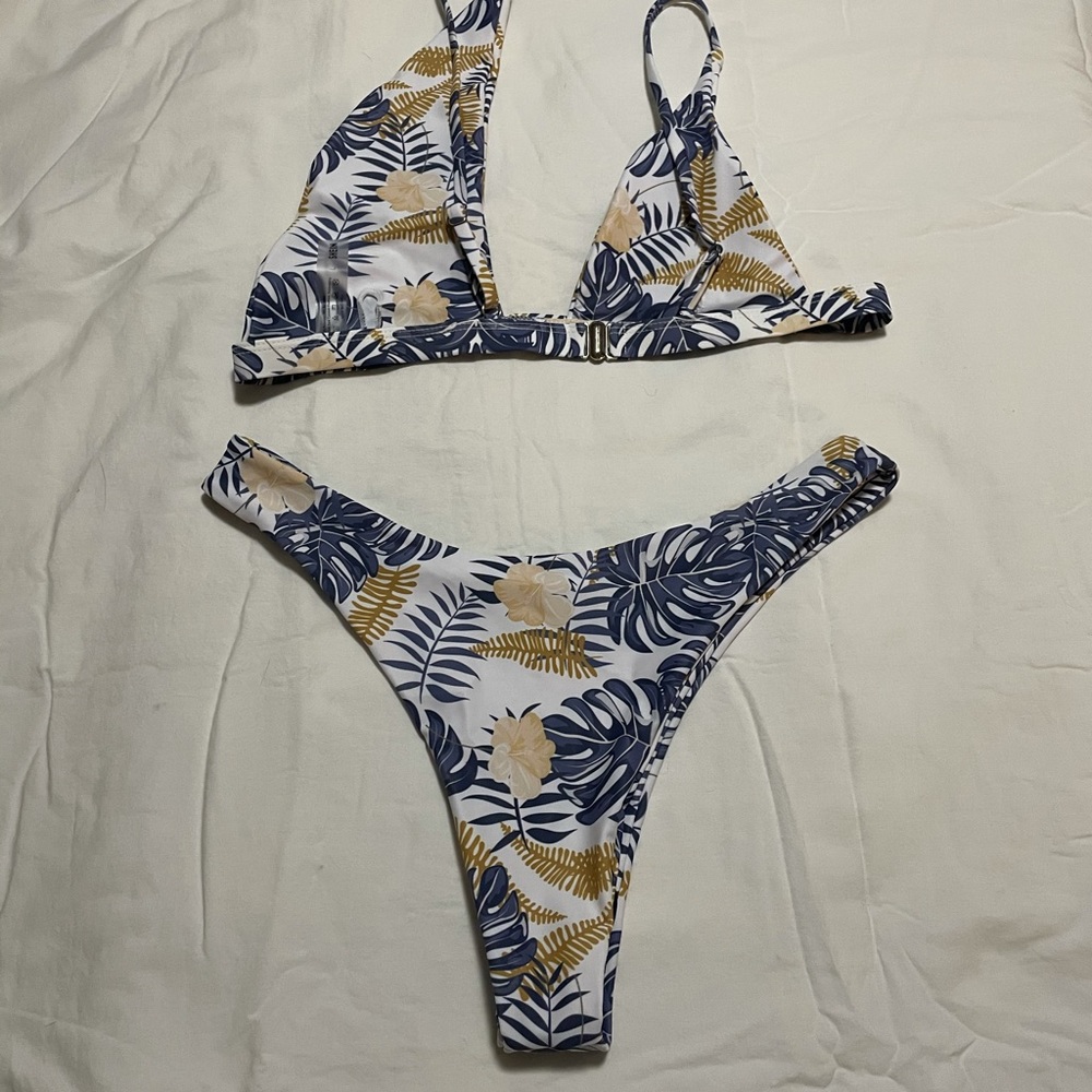 Bikini Set - Picture 2 of 2